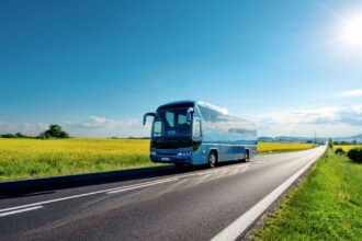 Більшість українців обирали автобуси для виїзду за кордон у 2023 році