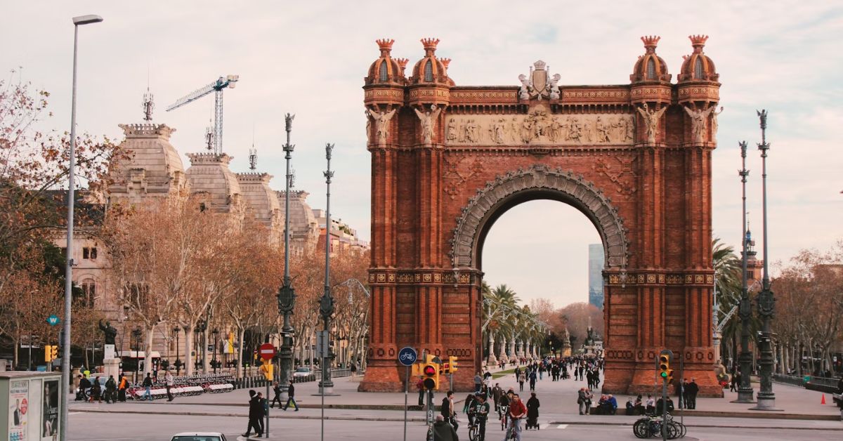 Барселона з квітня підвищить податок для туристів