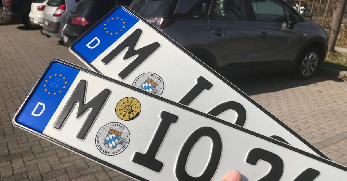 Українським водіям, які понад рік проживають в Німеччині, потрібно отримати німецькі номери