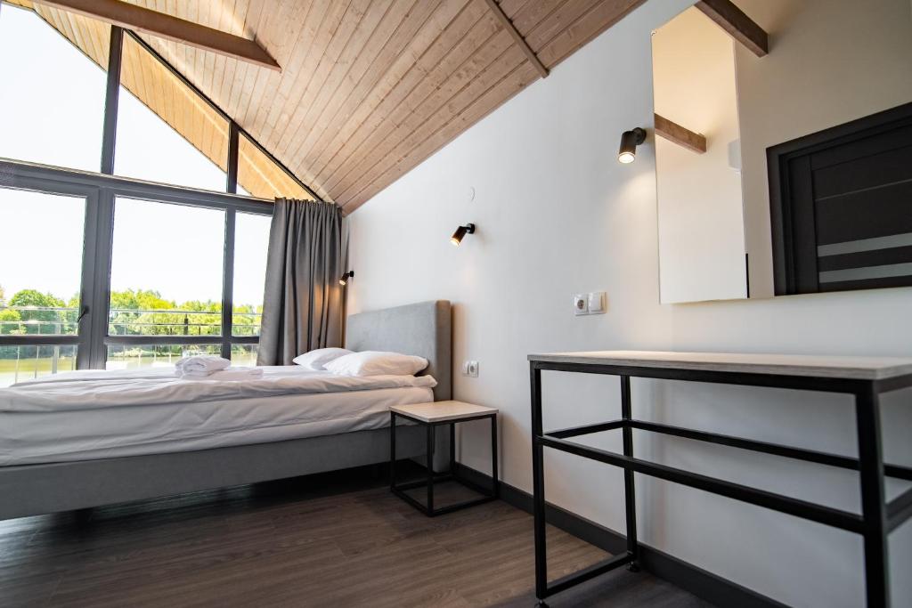 Номер готельного комплексу Shepilska Relax Complex в Львівській області
