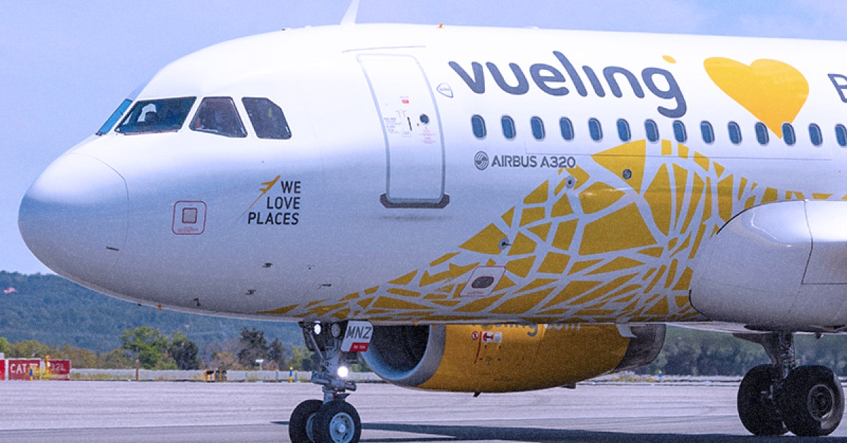 ітак авіакомпанії Vueling Airbus A320 у фірмовій лівреї