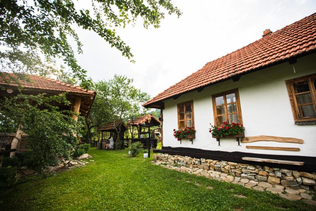 еко Садиба Гардига, село Пістинь