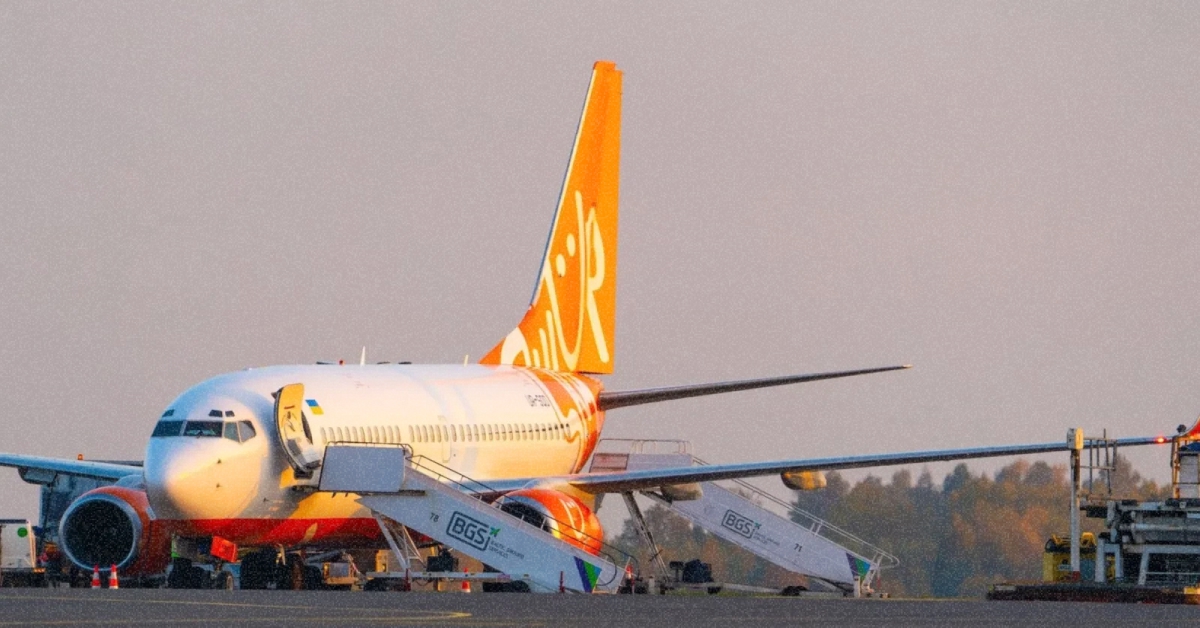 Літак авіакомпанії SkyUp Airlines в аеропорту Кишинева