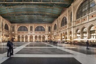 нтер'єр центрального залізничного вокзалу Цюриха (Zürich Hauptbahnhof)