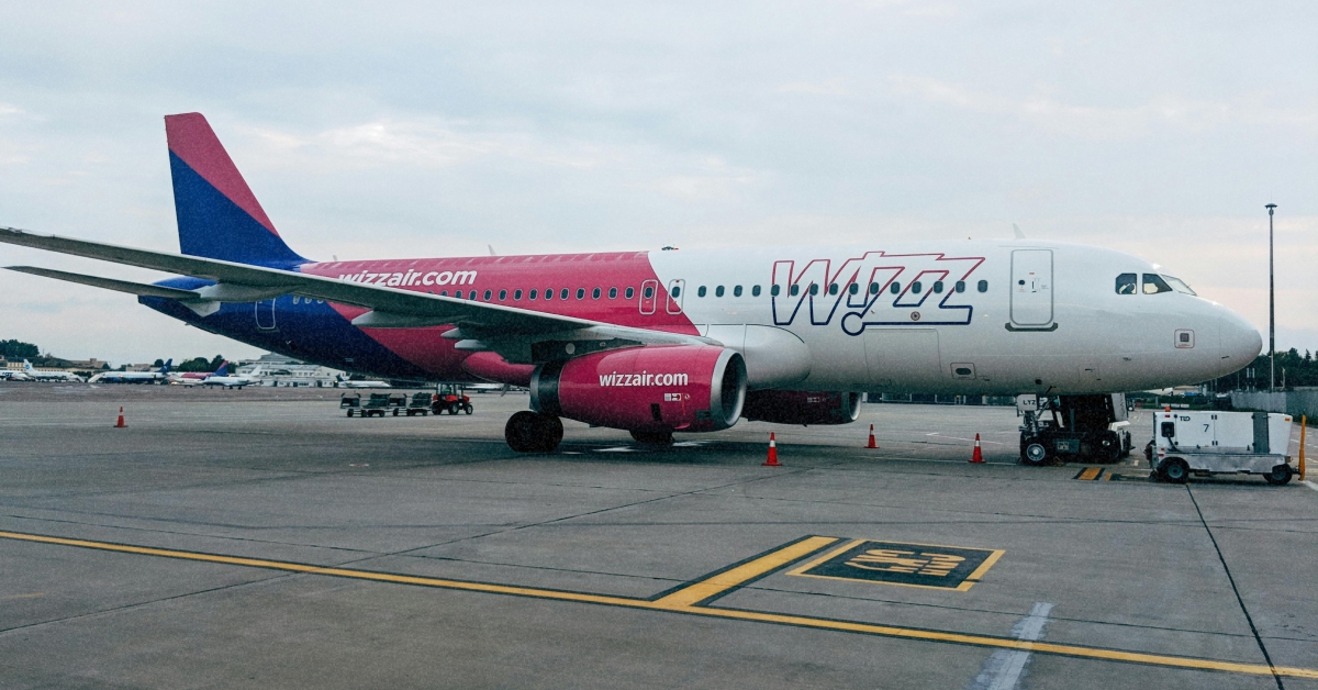 Літак авіакомпанії Wizz Air Airbus A321neo у фірмовій лівреї