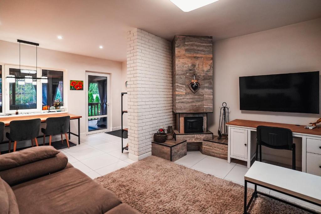 Будинок з каміном в Новосілках