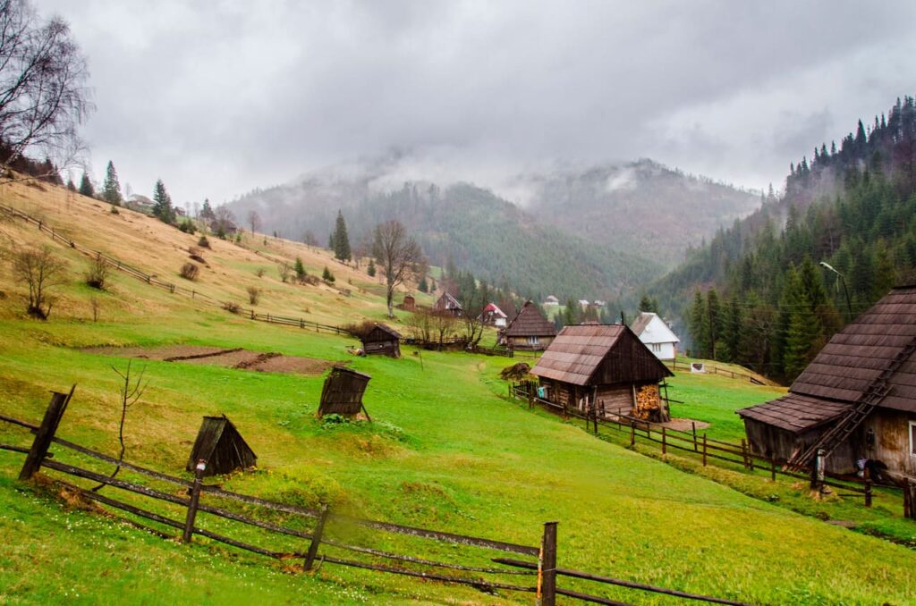 Село Сеневирська Поляна восени
