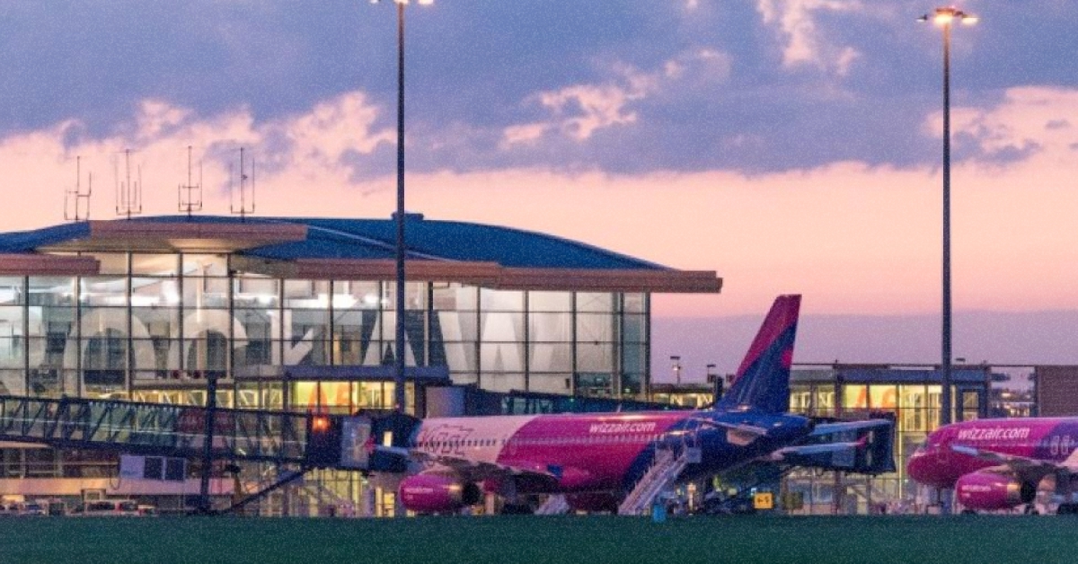 Літак Wizz Air Airbus A321neo в аеропорту Вроцлава