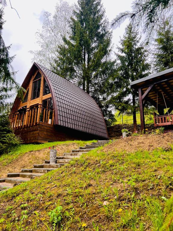 яблуниця будинок з чаном смерка