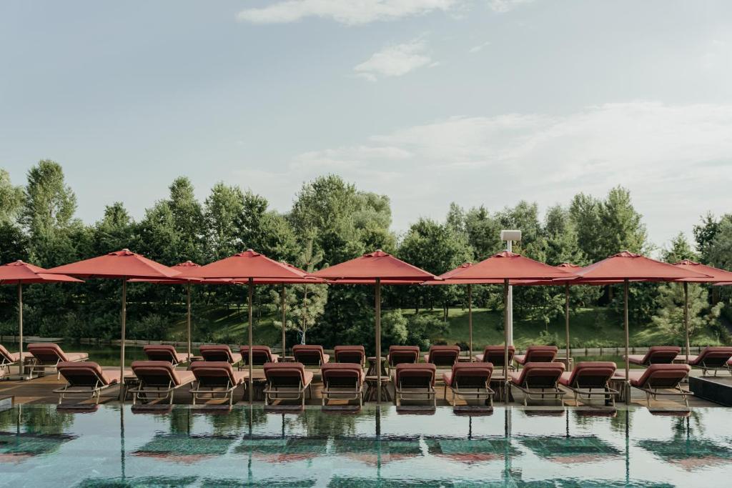 будинки зі спа та чаном біля києва Seven Lakes