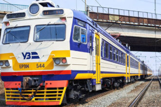 Приміський електропоїзд City Express у Києві