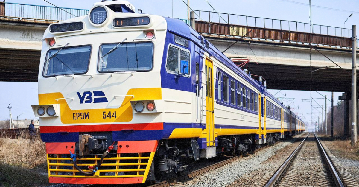 Приміський електропоїзд City Express у Києві