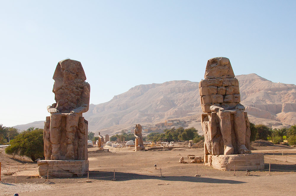 Археологічна зона похоронного храму Аменхотепа III на західному березі Нілу