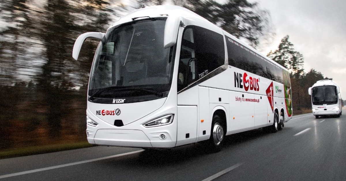 Автобус Neobus на дорозі