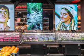 "Сільпо" відкрило на Буковелі супермаркет, присвячений "Тіням забутих предків" (з мистецьким куратором)