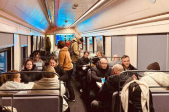 «Пункт незламності» у Польщі: Укрзалізниця розгорнула спецвагони на вокзалі Холма