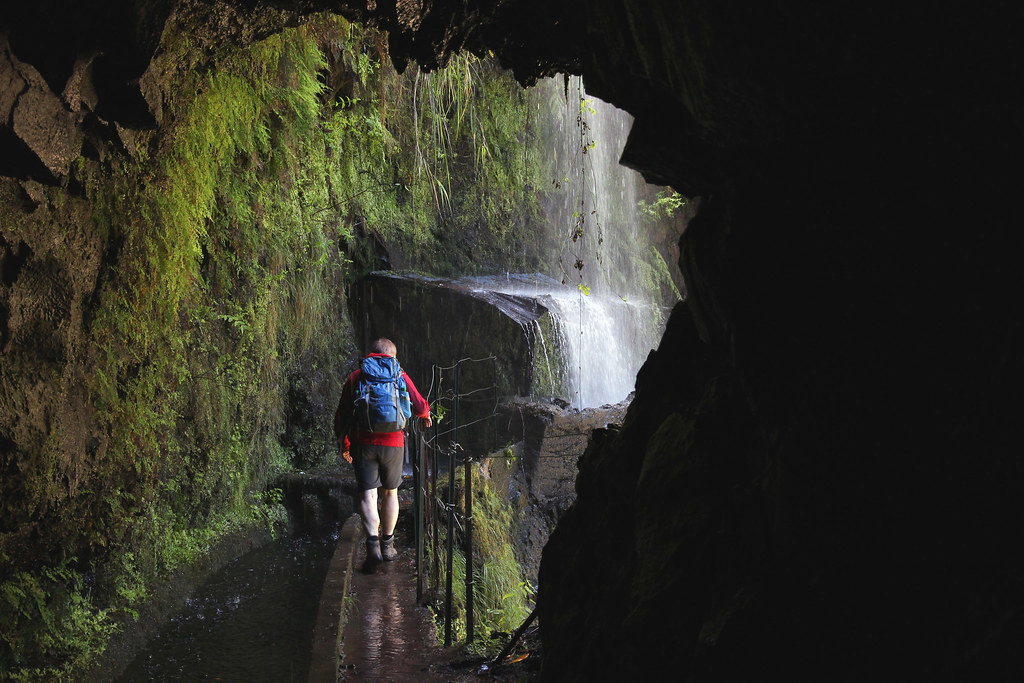 ущелина з видом на водоспад Levada da Ribeira da Janela