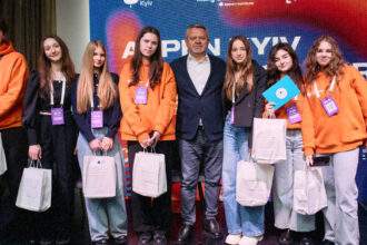 Підлітки створили інтерактивну мапу з тематичними маршрутами Бородянкою