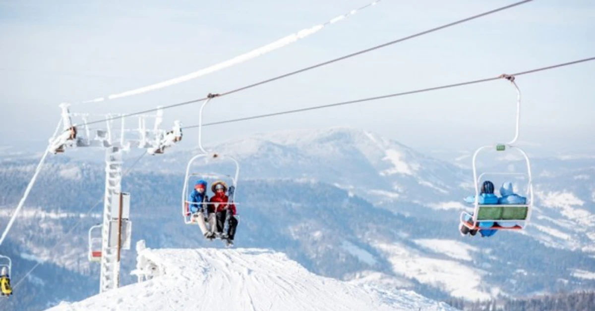 Останні дні роботи старого крісельного підйомника на курорті Захар Беркут