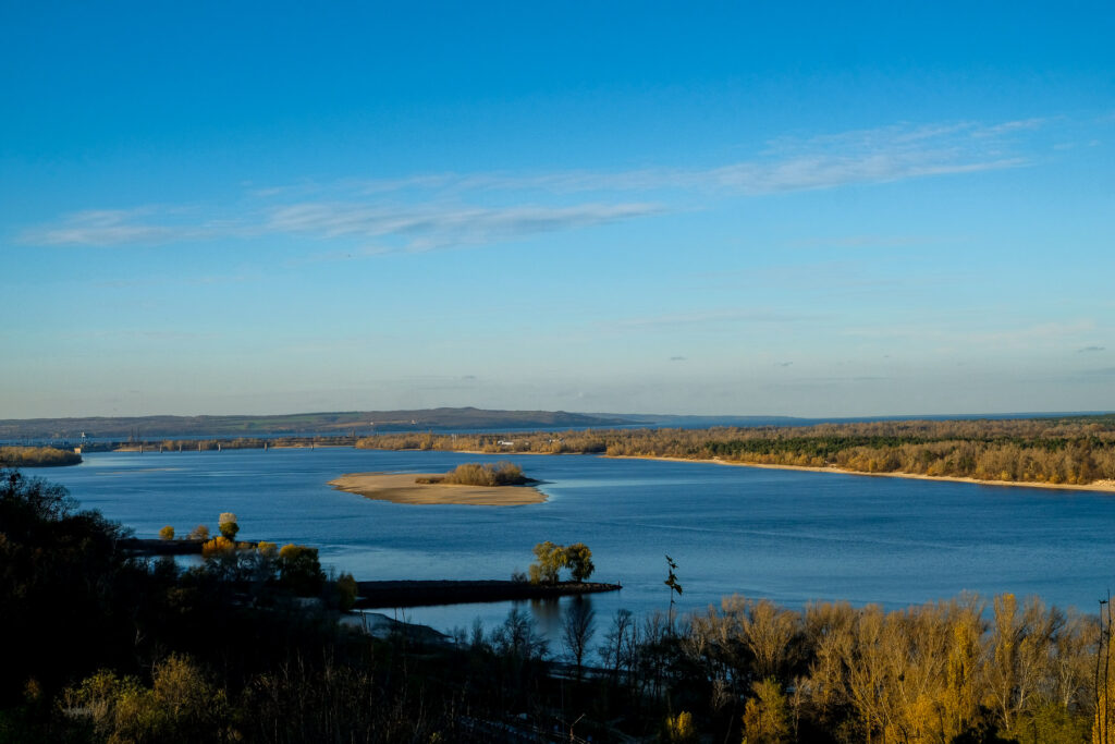 вид на дніпро з тарасвої гори в каневі