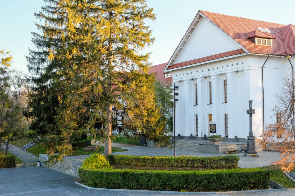 музей шевченка в каневі за проєктом василя кричевського