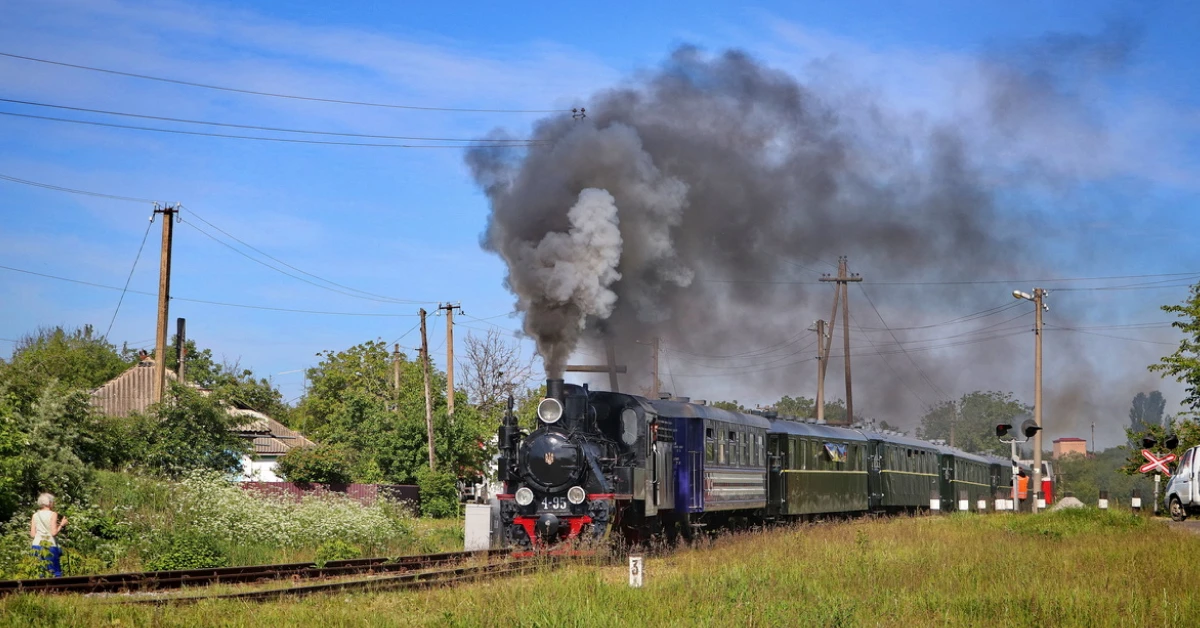Старовинний паровоз 159 №4-95 на Гайворонській вузькоколійці під час весняного туру