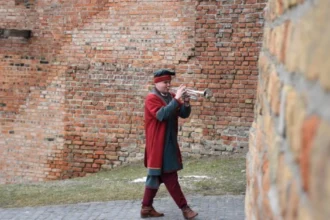 У Луцьку відкрили 12-й сезон традиційного сурмління з вежі замку