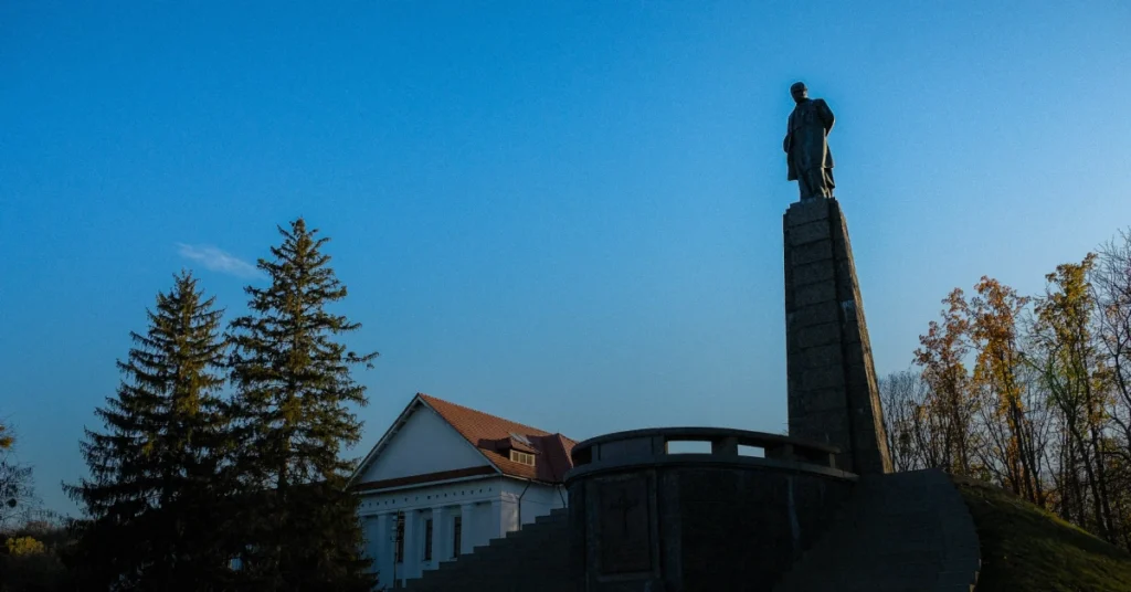 готовий маршрут на тарасову гору в каневі