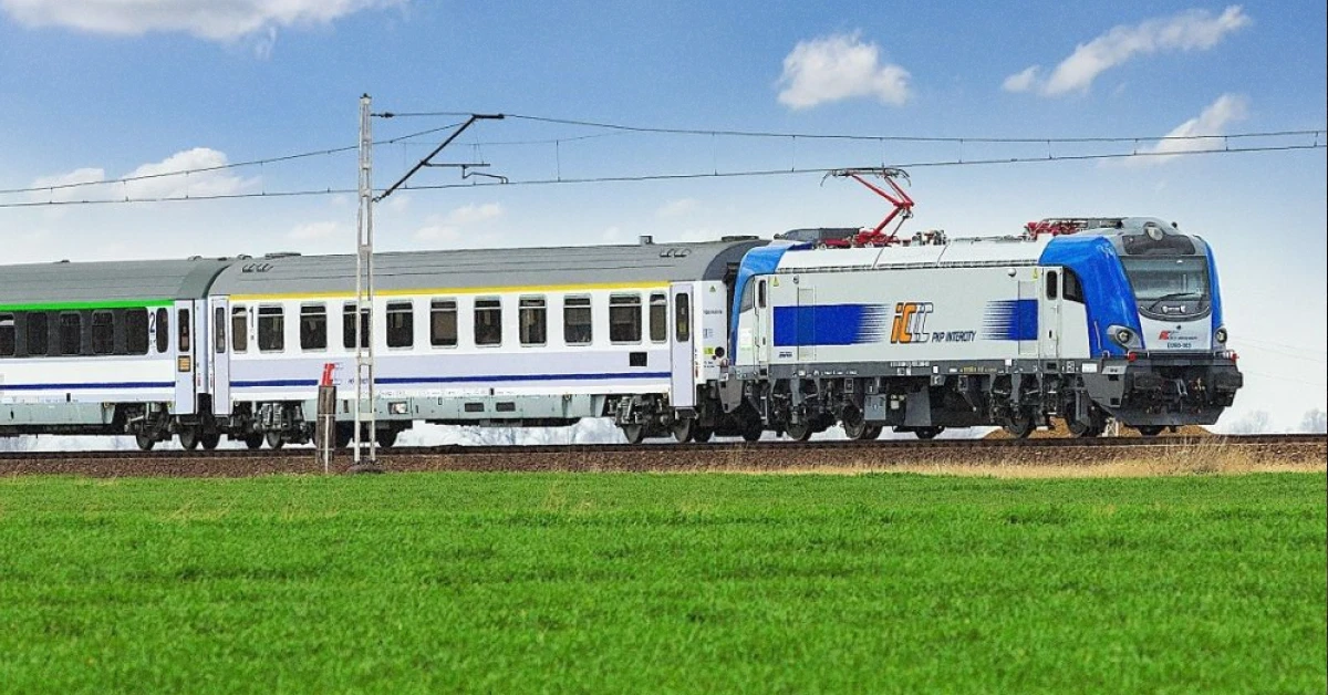 Пасажирський поїзд PKP Intercity