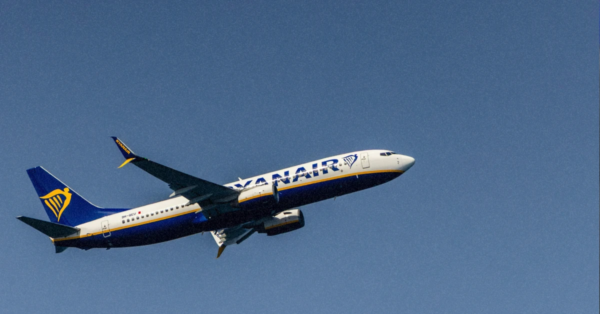 Літак Ryanair готується до зльоту — літній розпродаж квитків 2026