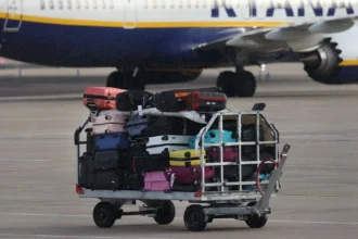 Ryanair назвав неочевидний предмет, який заборонено перевозити в ручній поклажі