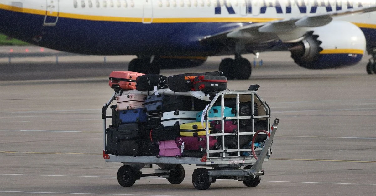 Правила ручної поклажі Ryanair 2026: чому не можна брати дротики для дартсу в салон літака. Поради щодо пакування та безпеки на dovkola.media.