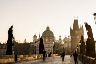 Опубліковано рейтинг найкращих міст для соло-мандрівниць