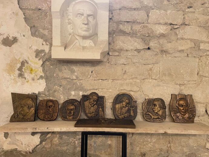 Відреставрований неоготичний костел у селі Демня Львівської області, який функціонуватиме як мистецький центр