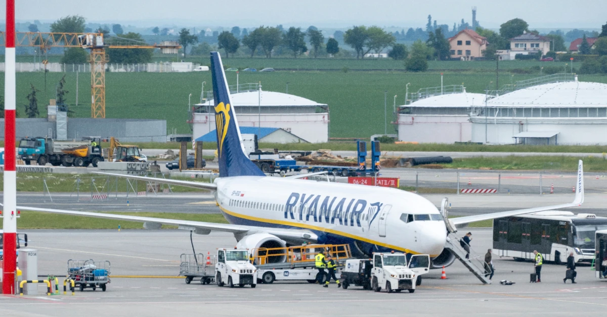 Пасажирський літак лоукостера Ryanair