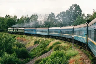 Укрзалізниця додає рейси та щоденні поїзди до моря та Карпат на літо