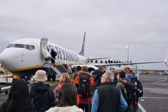 Ryanair відмовляється чекати пасажирів, затриманих чергами EES