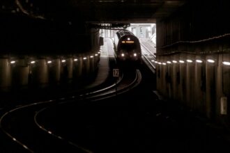 Virgin Trains Річарда Бренсона запускає поїзди через Ла-Манш, створюючи конкуренцію Eurostar